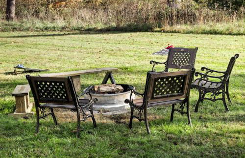 Riverfront w Deck Grill Fire pit & Climbing Wall - Photo 53