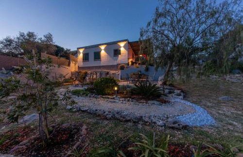 House Tea in a beautiful nature - Foto 1