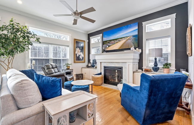 Golf-front Personal Arcade Hot tub Outdoor Kitchen - Photo 18