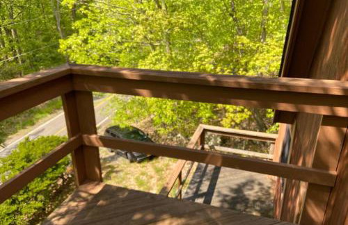 Regent Hilltop Cabin - Photo 18