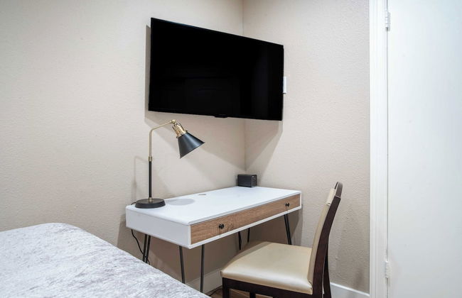 Lamar Suites by Avantstay 2 Homes w/ Shared Pool - Foto 32