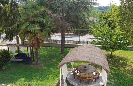 VAL D'ORCIA DELUXE 2, RAFFINATA CASA immersa nel verde con WiFi, giardino e parcheggio - Foto 34