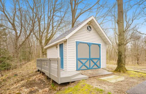 Peaceful Forested 5 Bdrm Near Lake sleeps up to 16 - Photo 26