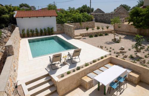 BRAND NEW Stone house MARCELA, 3 double bedrooms, pool - Foto 32