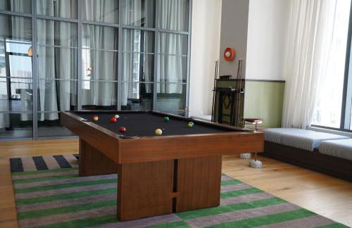 Stylish Minimalist 1BR in The Crosby - Foto 32