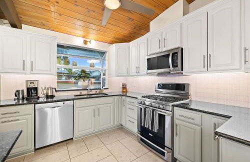 Luxury Hilltop Stay Pool, Firepit and Views - Foto 40