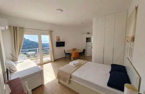 Aggelos & Melina studios - Enjoy sunset from Melina - Photo 2