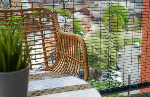 Stylish 2-Bed Apartment, Free Parking, Walk to Hospital & Uni - Foto 31