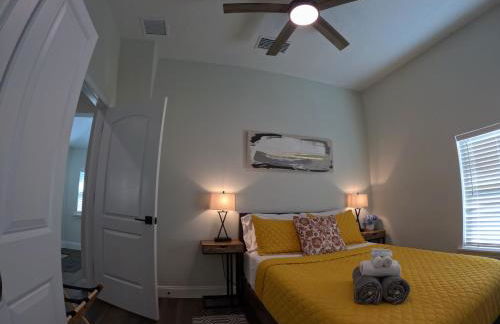 Steps to Trolley Stop 11 Renovated Home with Free EV Station - Foto 13