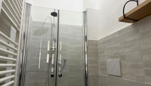 HOST4U - Vista Valle a pochi passi dalla Stazione e Centro di Imperia - Foto 3, towels, Shower