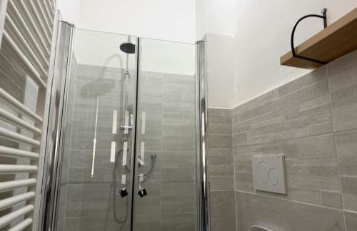 HOST4U - Vista Valle a pochi passi dalla Stazione e Centro di Imperia - Foto 3