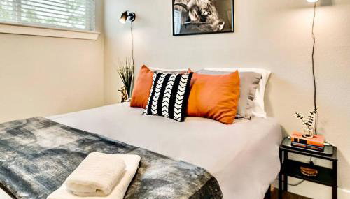 Global Cup Love for Dallas - Close to Deep Ellum & AAC - Foto 3