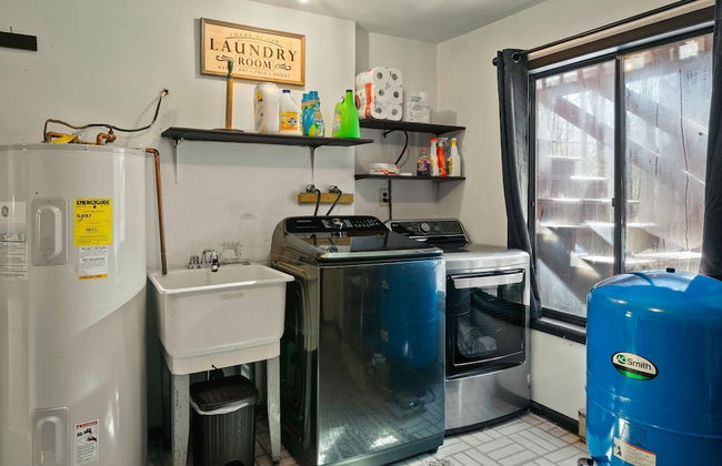 Mountain Magic by Avantstay Firepit Game Room - Pool Table Foosball - Foto 27