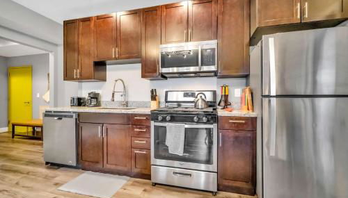 Cle Suites 1BR 1BA 5 min Walk to Cle Clinic #7 - Foto 3