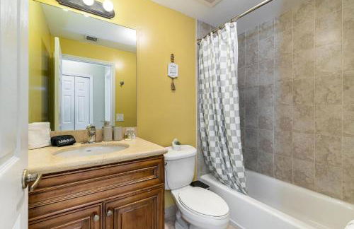 Salty Fox 5BD Oasis w Spa, Beach & Downtown - Foto 39