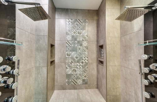 Lakefront Afton Home with Hot Tub and Game Room! - Foto 19