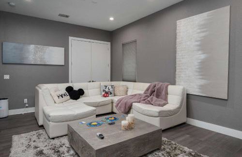 Luxury 6BR Villa w Pool & Cinema 4mi to Disney - Foto 36