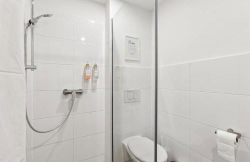 Gemütliches 2 Zimmer Ambient Apartment mit Queensize-Bett , Etagenbett& Schlafsofa in Alsternähe - Foto 27