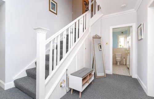 NEW Four Bedroom House - all rooms ensuite - Photo 11