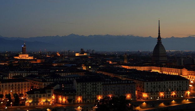Tour nocturno guiado a pie por Turín de 2 horas en grupo reducido - Foto 3
