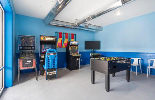 Private Hot Tub, Lake View, 14400 of Free Daily Tickets, Unique Floor Plan! - Foto $