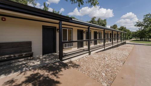 Charming 1BR Bungalow at Bentwood Texas - Foto 3, Garden, Garden view