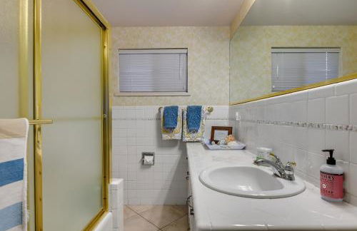 The Shorewood Lakeside Oasis, Pet-Friendly Getaway - Foto 22