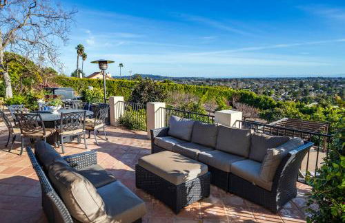 Luxury Home Atop the Hills - Foto 28