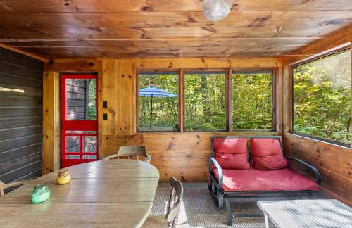 Charming Cabin in the Trees for a Getaway near Hanover, New Hampshire - Foto 4
