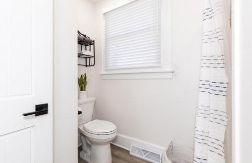 New Group Space - Sleeps 20! Near Sports Center - Photo 57