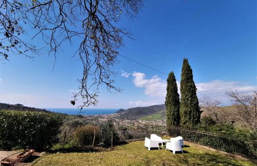 Elegante villa panoramica con giardino e idromassaggio a 10 minuti dal mare - Foto 24