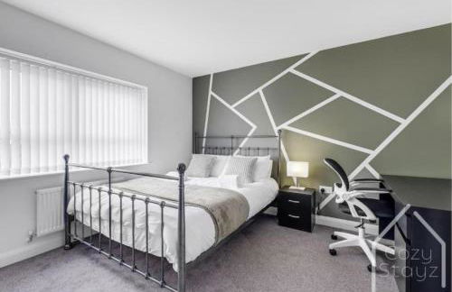 Beautiful 5 Bedroom Home in the City Centre with gated parking - Foto 16