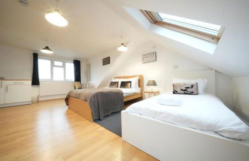 Private Rooms-Private Bathrooms-Near Airport- CABIN CREW paradise - Foto 47