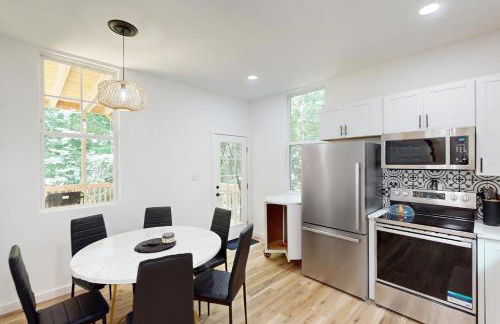 Forest Views and Grill! Lynchburg Treehouse Retreat - Foto 5