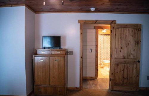 Southern Comfort Retreat with a private hot tub - Foto 6