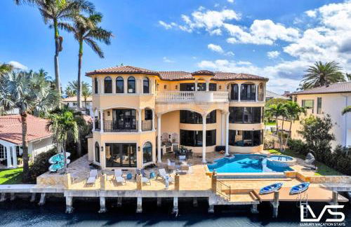 Villa Rhodes Palatial Waterfront Beach Estate - Photo 2