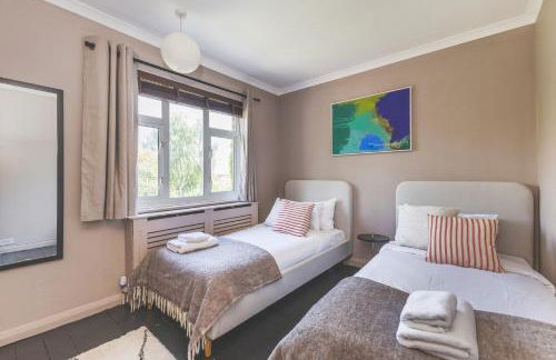 Spacious 3BR Home Huge Garden Free Parking - Foto 16