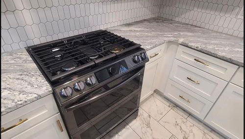 Beautiful Home Near Downtown & Cultural Gardens! - Foto 4, stove