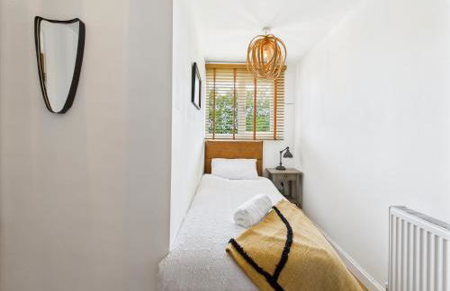 5-Bed Retreat with Hot Tub, Garden & Relaxing Views - Foto 22