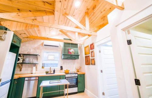 SweetSuiteCullman-couples retreat tiny home dwntwn - Foto 38