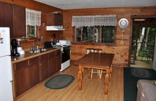 Secluded Rustic Cabin Rental in the Woods of Squaw Lake in Northern Wisconsin - Foto 7