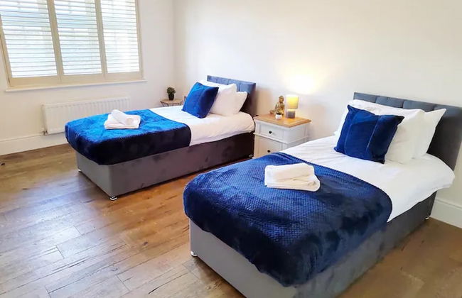 The Ayres House 2-bed Apartment in Cambridge - Photo 7