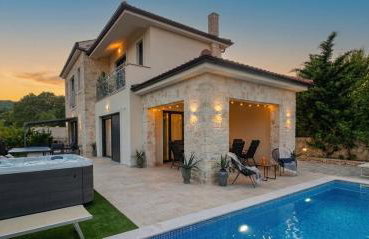 Luxury Villa Aramis with jacuzzi in Malinska - Foto 1