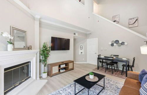 Chick modern Haven Elegant stay with modern views - Photo 3