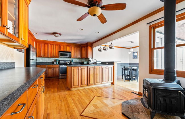 HV Spacious Retreat w Pool No Cleaning Fee - Foto 25