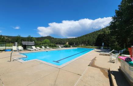 Cozy Mountain Home with Great Views, Deck & WiFi - Photo 28