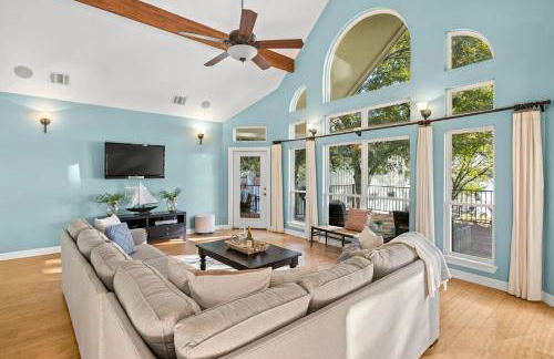 New Listing - Promo Price Waterfront Huge Yard - Foto 11