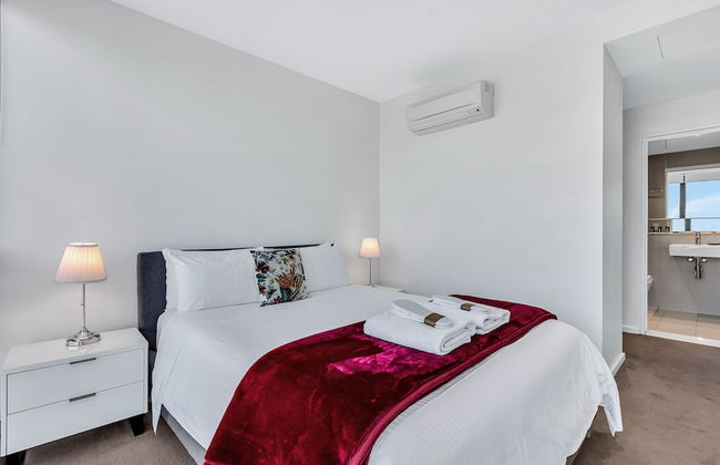 Melbourne Lifestyle Apartments - Best Views on Collins - Photo 34