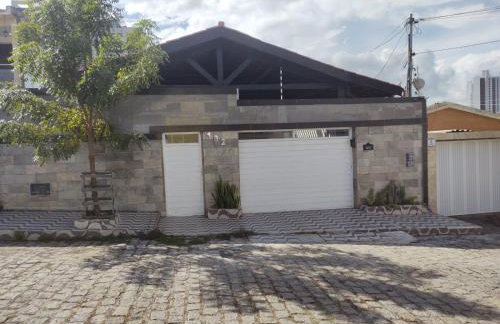 Casa com piscina perto do Parque do Povo - Foto 5