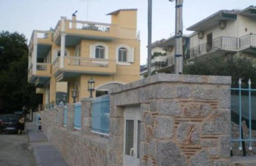 Royal's Studios - Photo 27